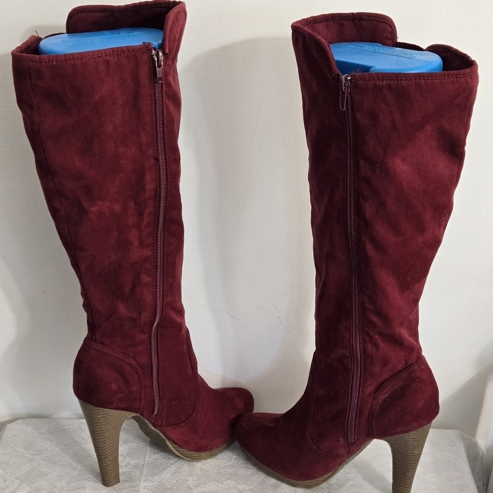 Forever Selected By Paula Abdul 8 Suede ? Wine Cranberry Tall High Heel Zipper